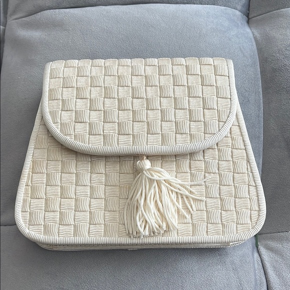 “Talbots: Clutch Purse” - Picture 1 of 8